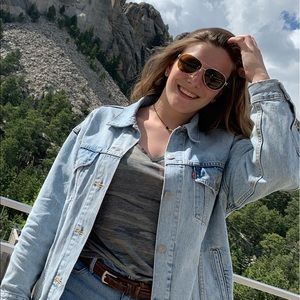 Meet your Posher, Kelly